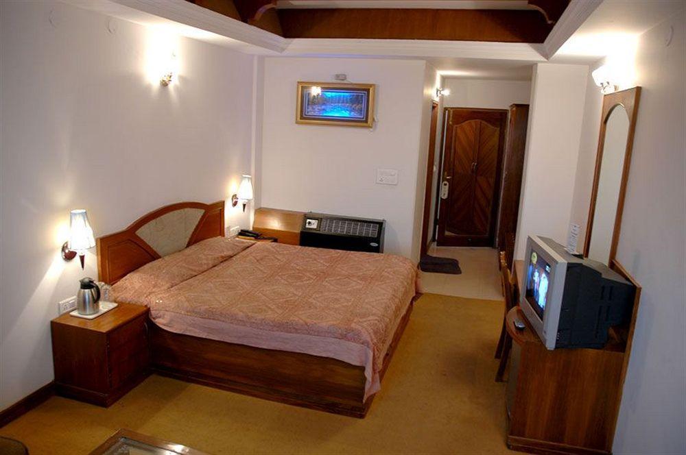 Hotel Silver Rock Mussoorie Exterior foto