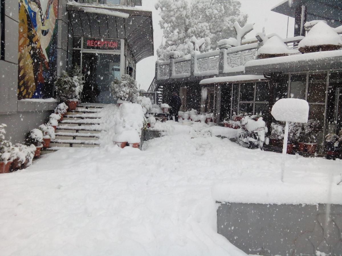 Hotel Silver Rock Mussoorie Exterior foto